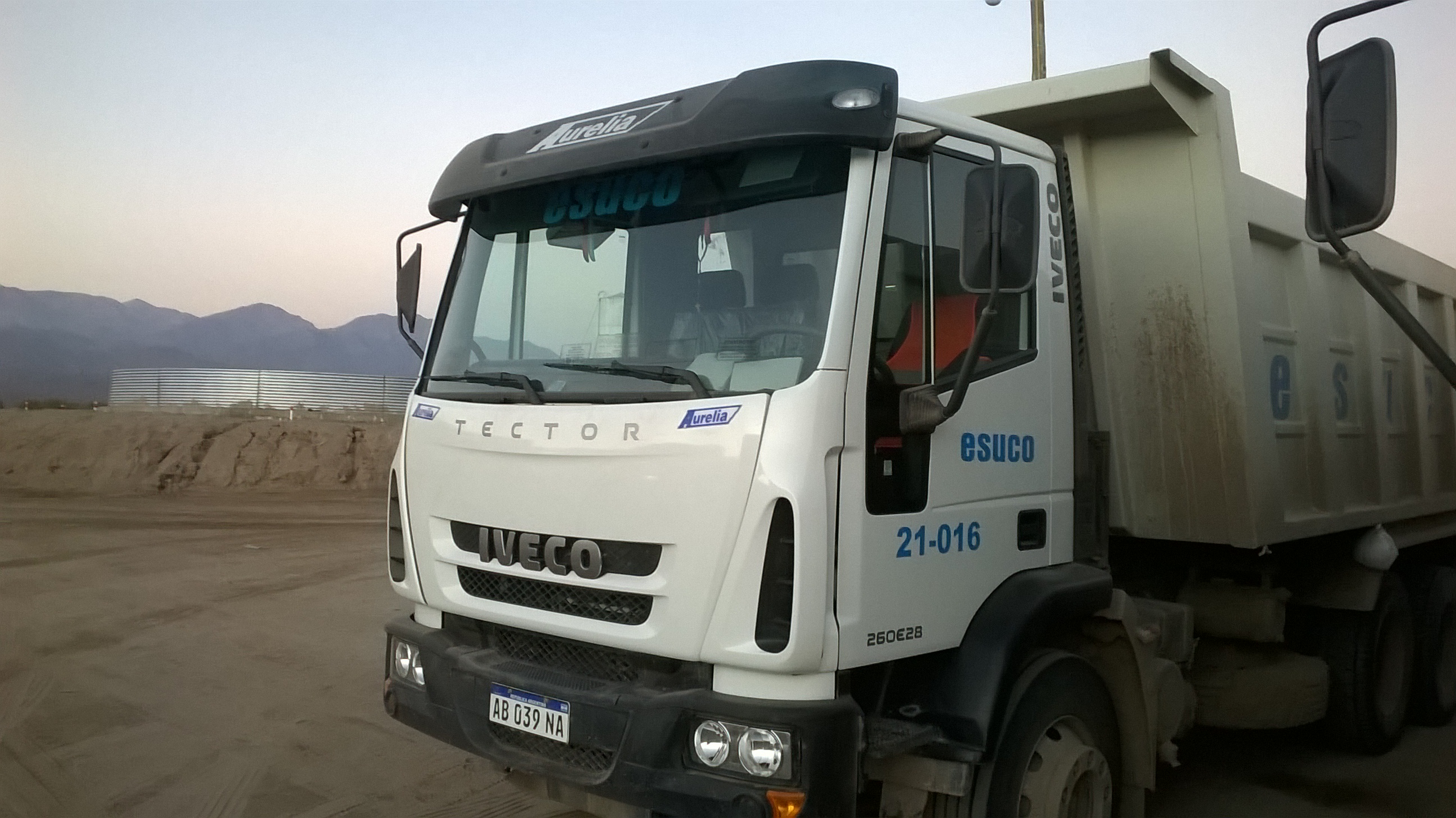 Esuco adquirió 18 camiones IVECO para la construcción de una importante ruta en Catamarca