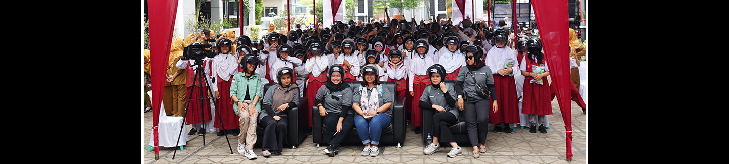 IVECO meluncurkan program keselamatan berkendara yang mempromosikan penggunaan helm di Indonesia