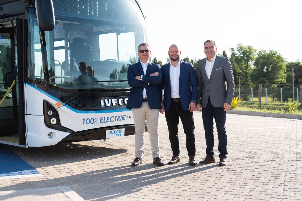 IVECO BUS presenta junto a Santa Rosa, nuevas soluciones de movilidad sostenible para el transporte de pasajeros