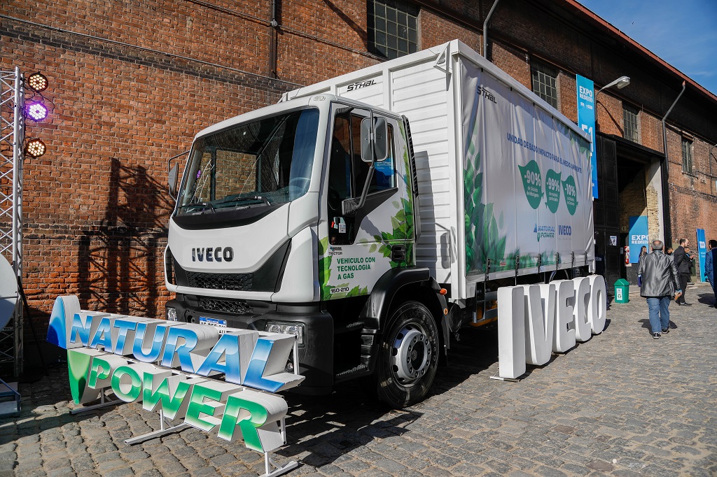 IVECO participó de Expo Red, la exposición de negocios para estaciones de servicios y distribuidores agro del país