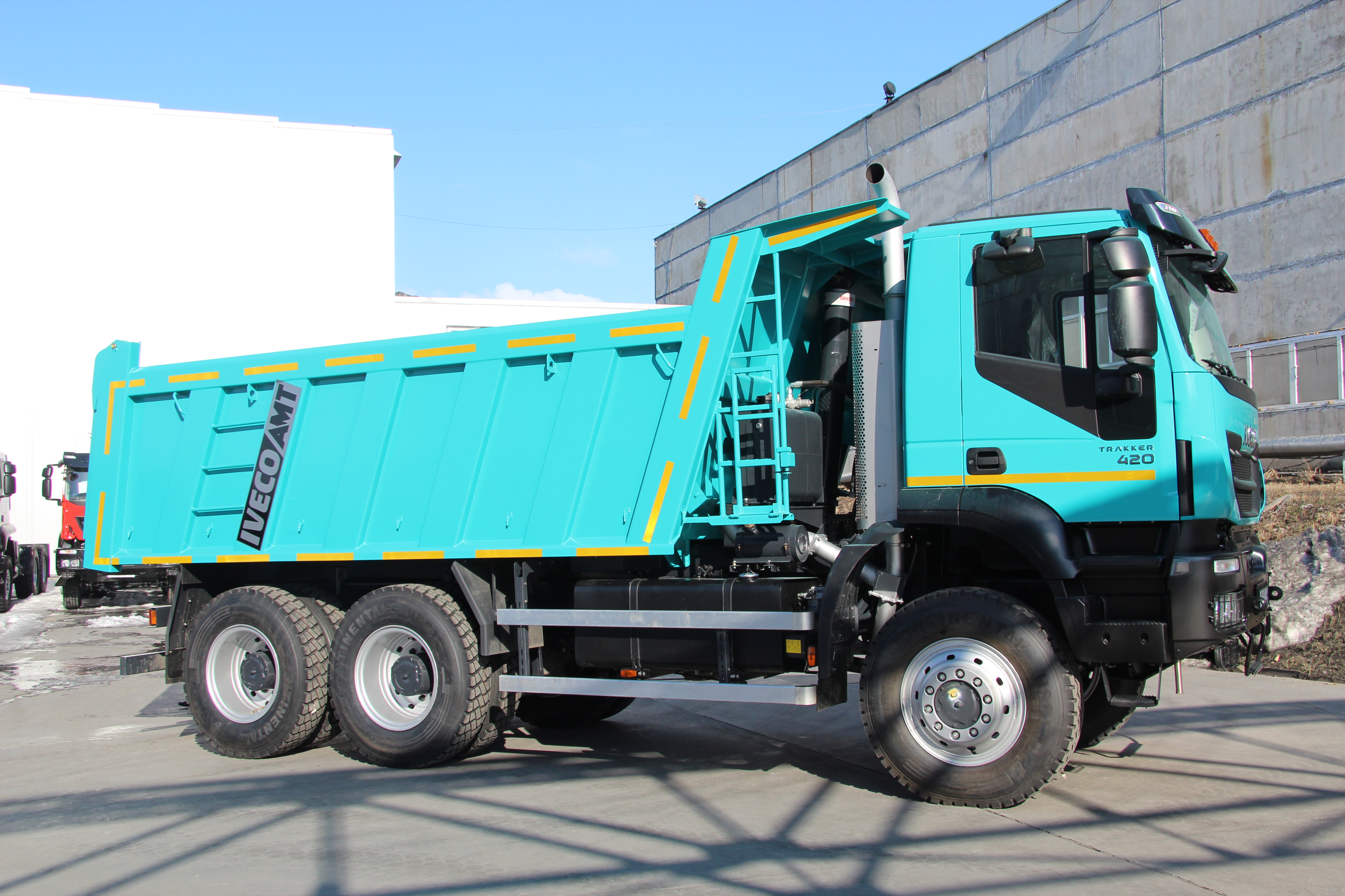 IVECO-AMT_Trakker-Dumpers6x6